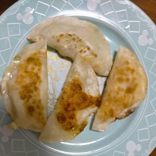 餃子の皮のコーンチーズ包み焼き